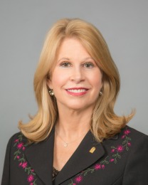 Photo of Claudia Murphy